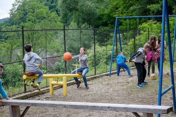 Centrul de Zi pentru Copii "Sfânta Varvara"- Baia de Arieş